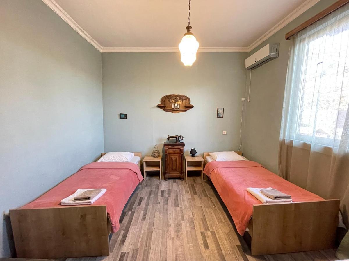 Talaveri Apartment In Old Тбилиси Екстериор снимка